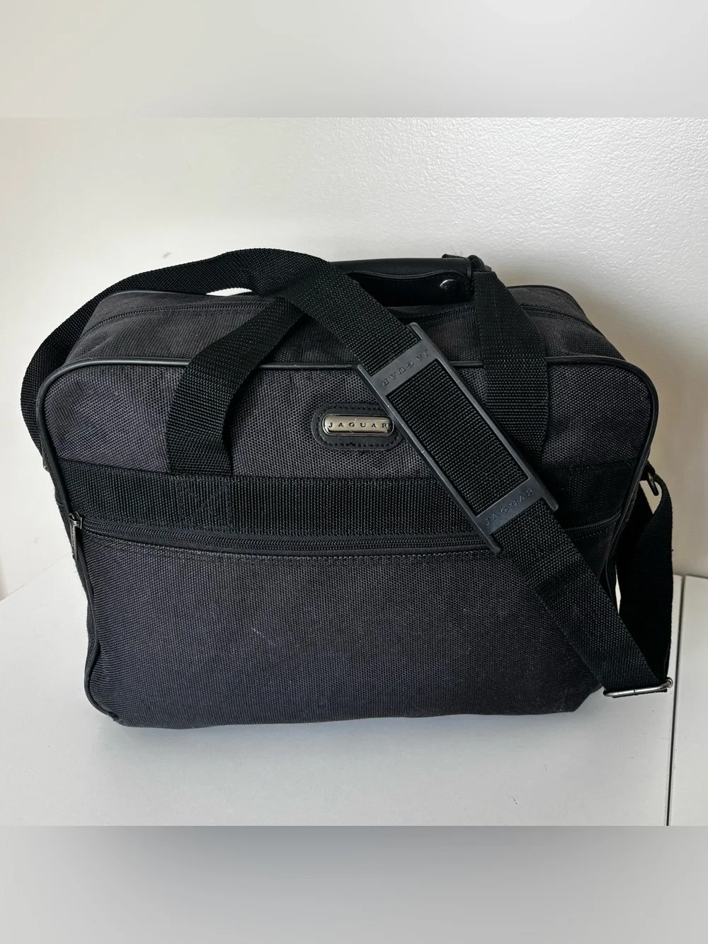 Vintage Jaguar Navy Blue Overnight Travel Shoulder Bag/Weekender/Carry-on